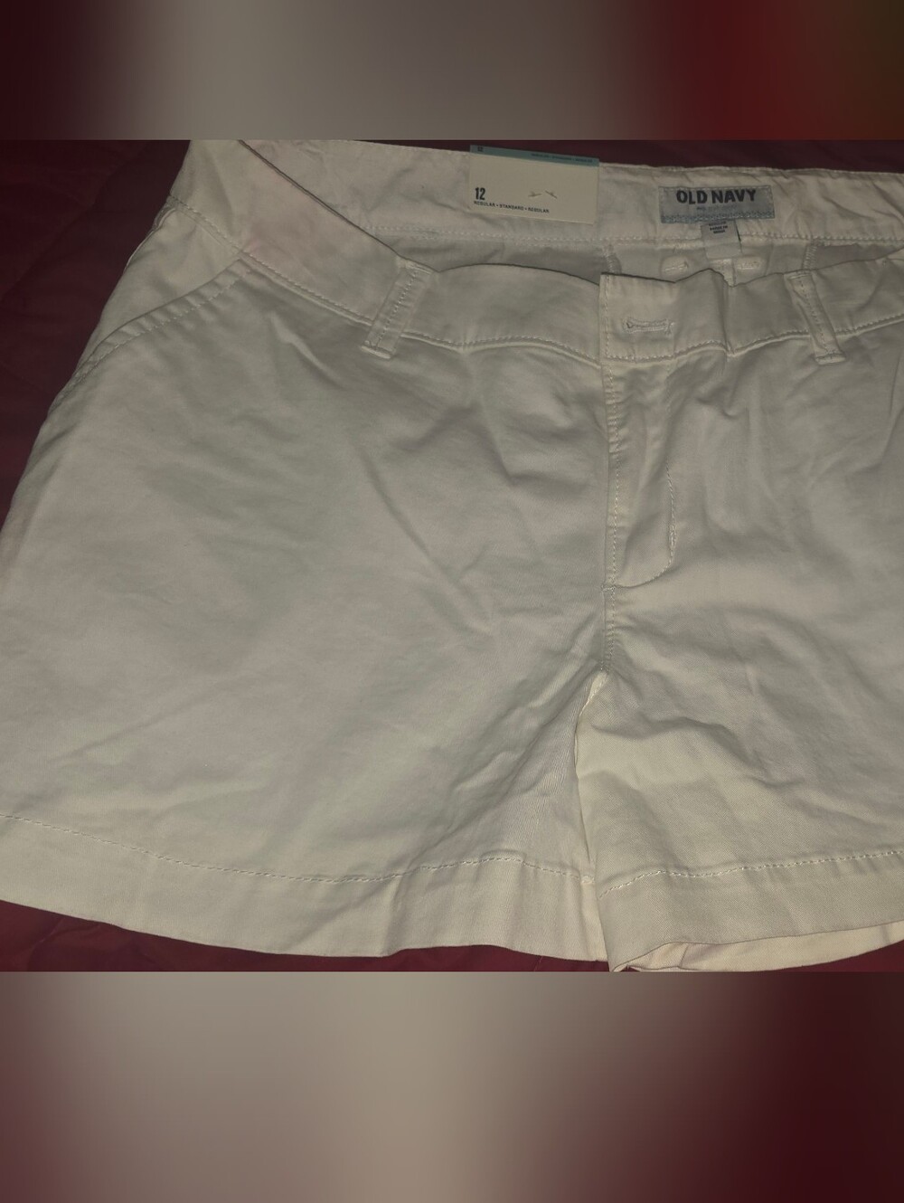 Old Navy White Women's Casual Bermuda Shorts